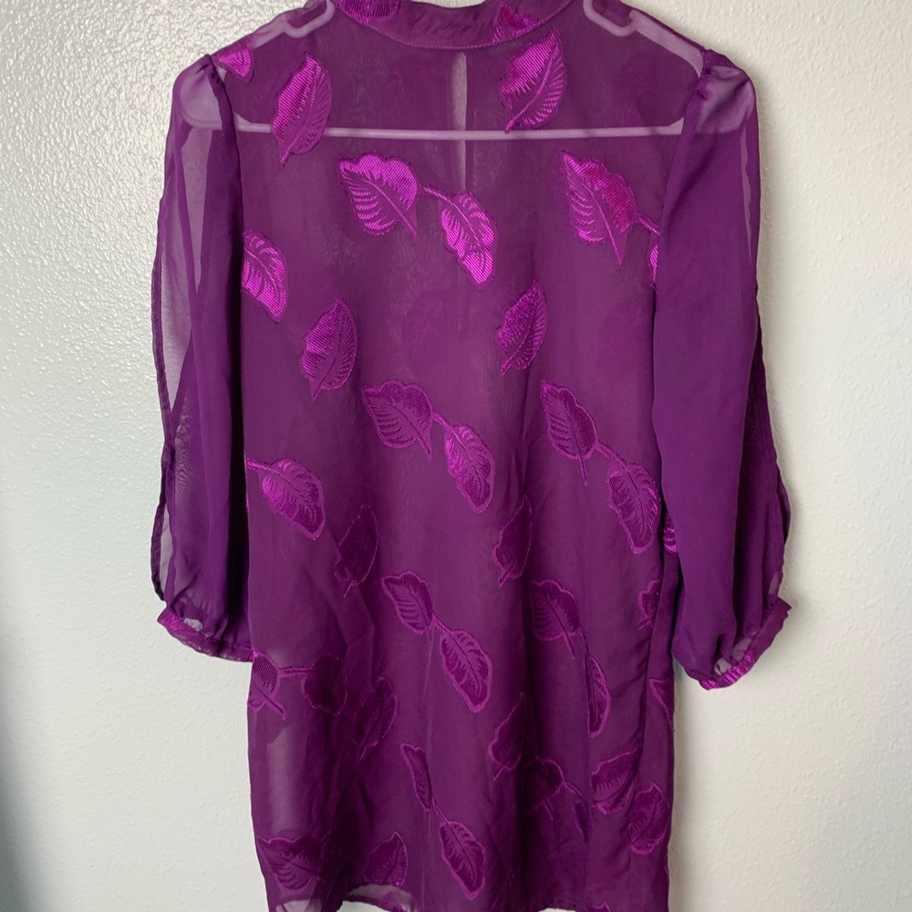 Sheer 3/4 sleeve leaf purple blouse